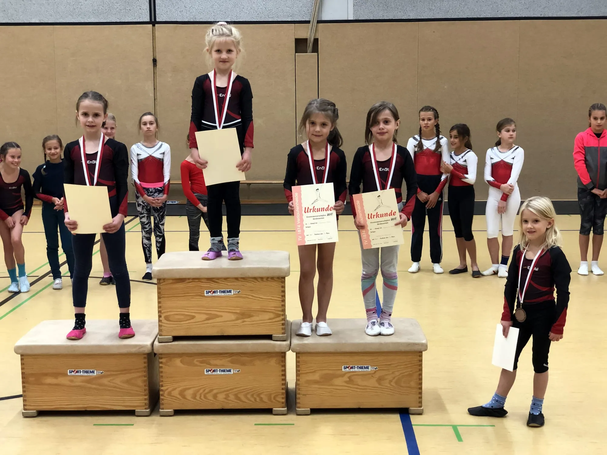 Allgemeine Klasse: Emily Biller, Lenja Klöss, Mira Capellmann, Katarina Chojnacki, Lisa Huppertz
