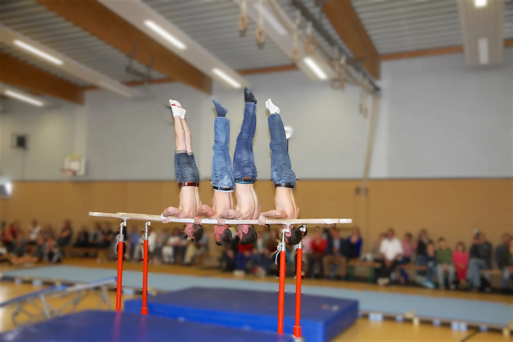 Oberligaturner mit Barrenturnen